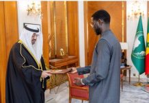 السفير الكويتي الجديد لدى السنغال يقدم أوراق اعتماده إلى الرئيس بشير جوماي فاي